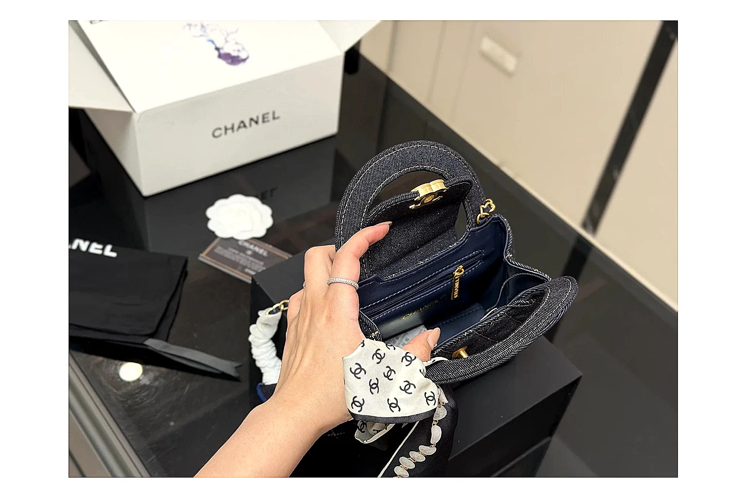 Chanel Quilted Chain Bag Black OOPBuy route photo showing black quilted leather body, chain strap, flap profile, and polished luxury hardware thumbnail 5