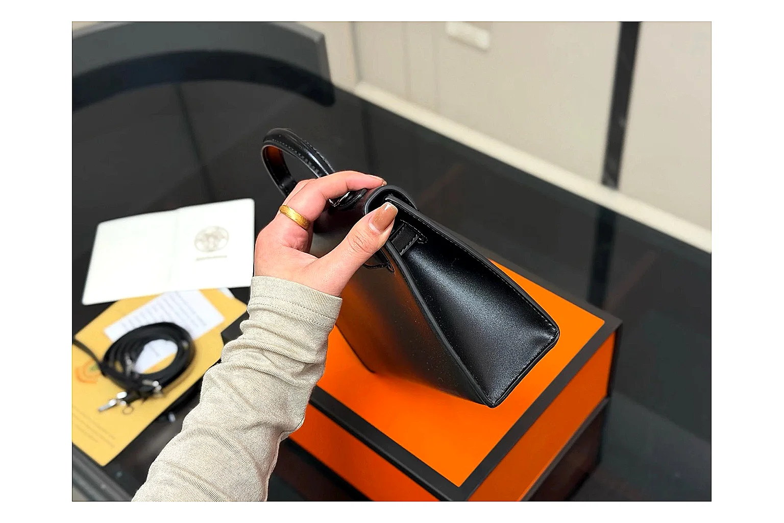 Louis Vuitton Wallet On Chain Black OOPBuy route photo showing black leather compact wallet bag, chain strap, flap body, and neat luxury hardware thumbnail 4